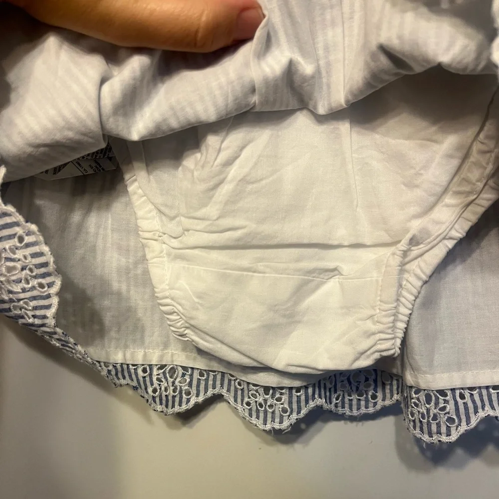 Baby Gap NWT Girls Blue Sear-sucker and White Floral Eyelet Dress - Picture 3 of 6